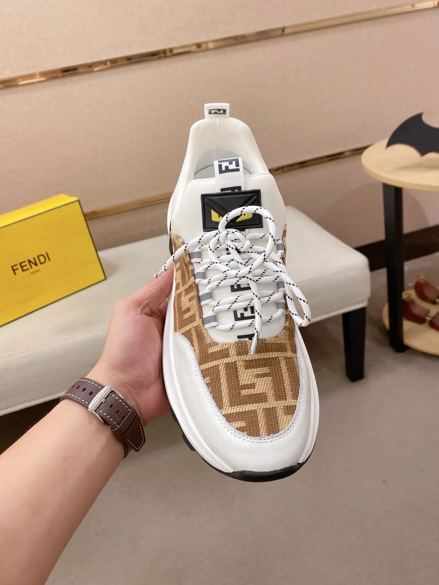 Men's shoes 💰 462💰 (fendi) New style 👊🏻 upper 🇮🇹 imported cowhide fabric 🇩🇪 lining imported sheepskin lining. The original outsole is molded to highlight the identity of every man, and the upper foot is elegant and stable🚶🏻🚶🏻The high-end custom counters reproduce the original version📯No matter the wind or rain, the shoe last remains unchanged and can withstand the verification of time🔍️,🔵 Size: 38-44